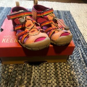 KEEN SEACAMP II youth 13 rainbow sneaker hiking sandals, VGUC